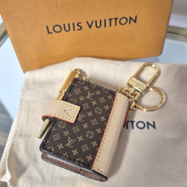 Charm/Portachiavi Book - Louis Vuitton - immagine 12